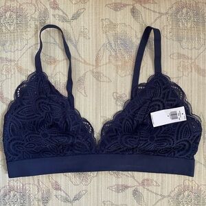 Old navy lace bra, thin strap